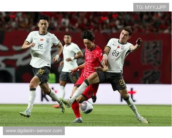 成都与重庆羽毛球队赛后复盘分析比赛节奏与战术对抗的精彩瞬间