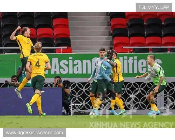 广州足球队在世界杯预选赛中以84分稳居积分榜首位,展现强劲实力 广州足球队在世界杯预选赛中以84分稳居积分榜首位,展现强劲实力