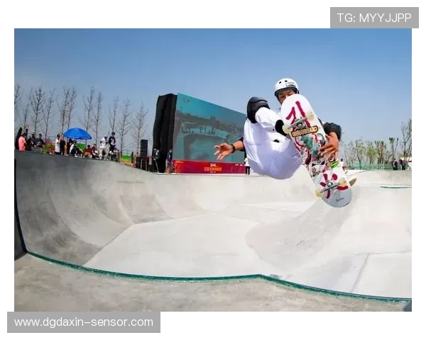 成都滑板队团队协作的创新与变革引发热议